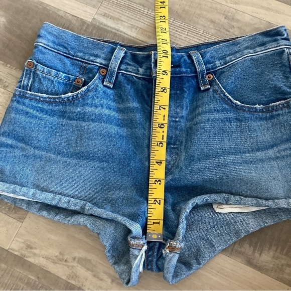 Levi’s 501 Button Fly Roll Cuff Jean Shorts Size 26 - Picture 8 of 10